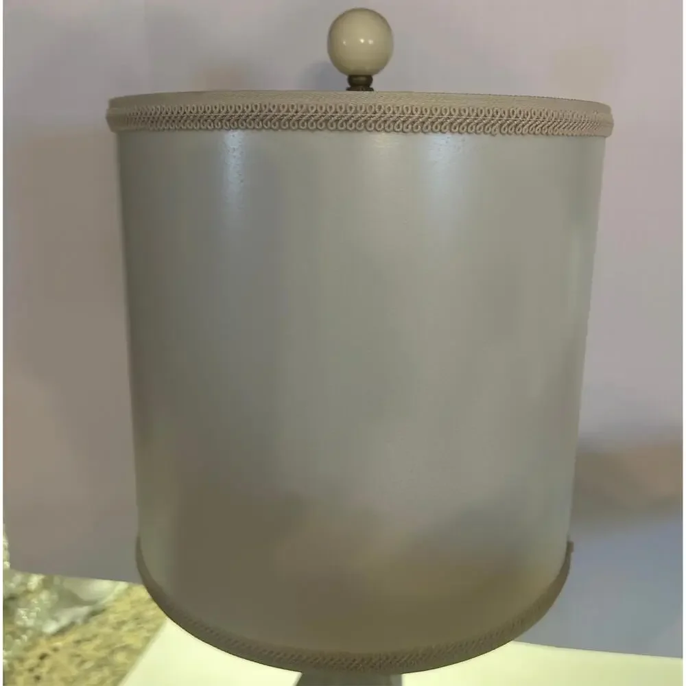 Vintage porcelain and ceramic White Bird Lamp